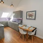 Foxton Penthouse شقة *